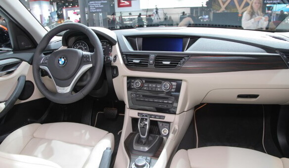 2013 BMW X1 interior image