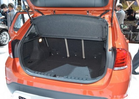 2013 BMW X1 trunk picture