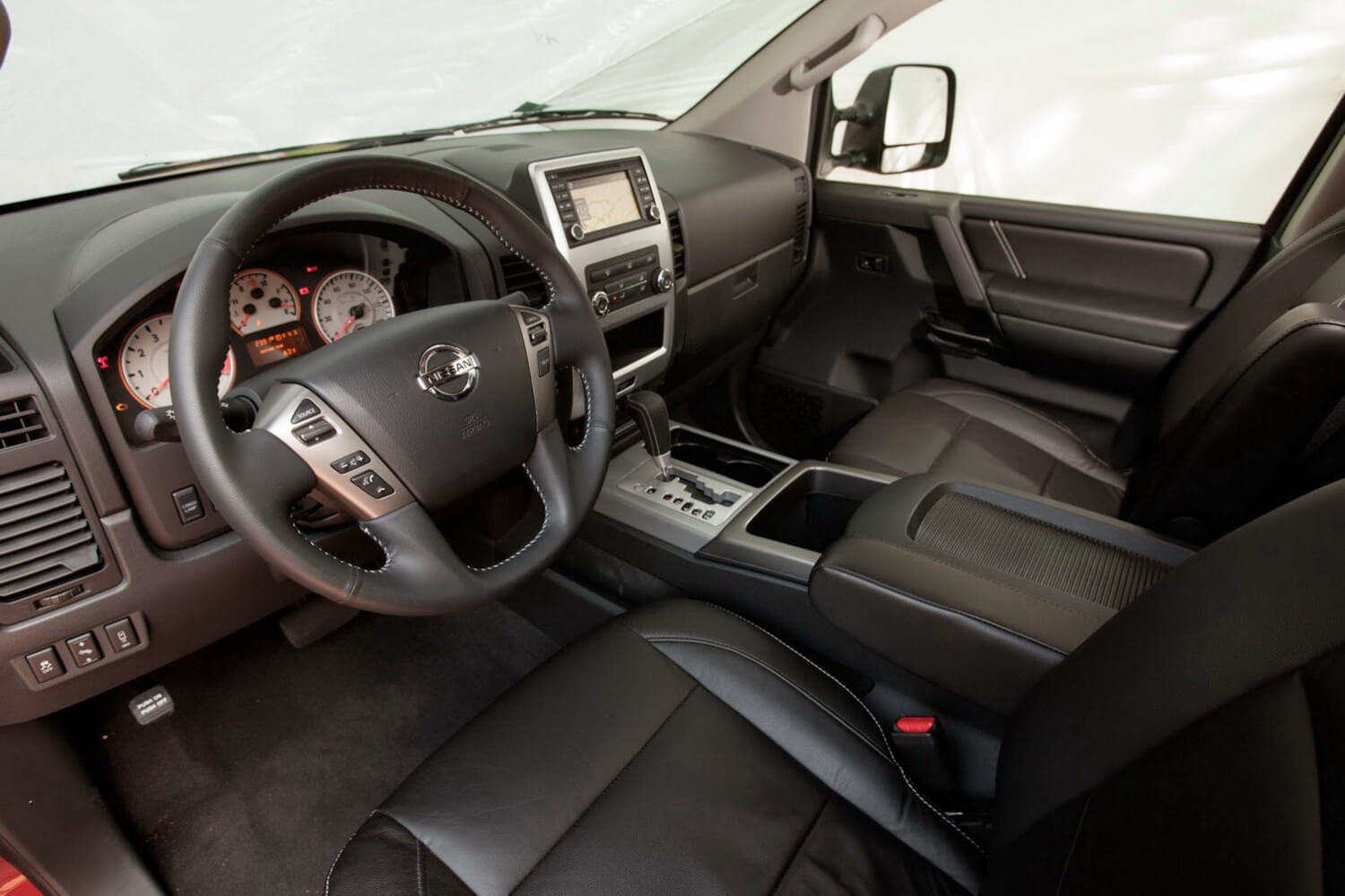 2013 Nissan Titan interior detail