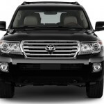 2013 Toyota Land Cruiser front view