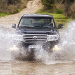 2013 Toyota Land Cruiser off-road image