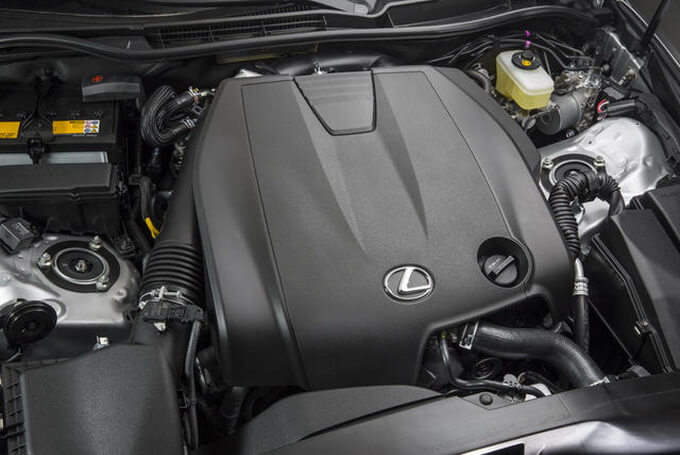 The 2.5-liter V6 engine of 2014 Lexus IS