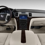 2014 Cadillac Escalade dashboard